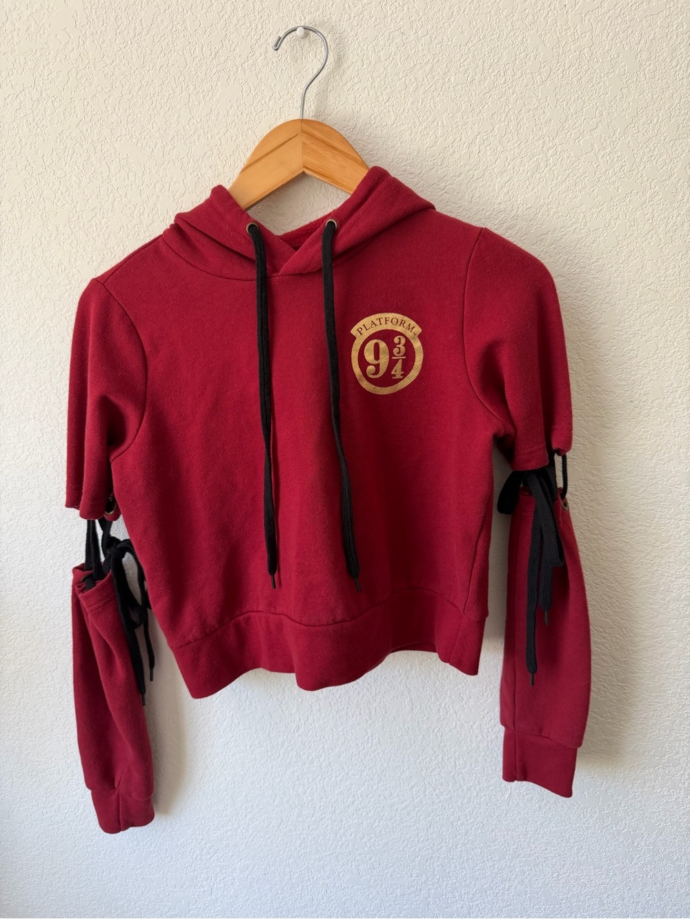 Harry Potter Hogwarts Express Tie Sleeve
Hoodie - Picture 10 of 12